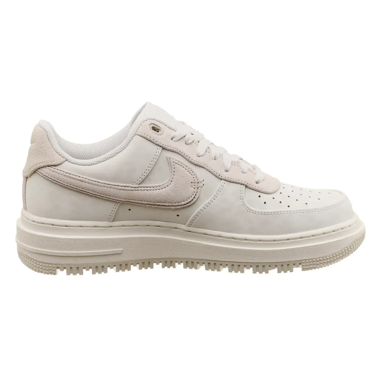 Nike Air Force 1 Luxe (DD9605-100)